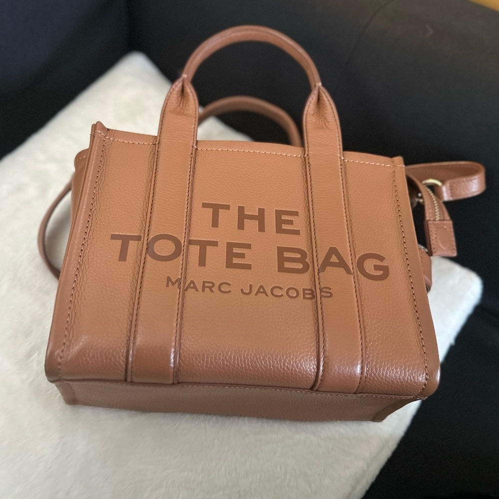 MARC JACOBS THE TOTE BAG ARGON OIL WITH DUST BAG AND AMAZON ORGANIZER